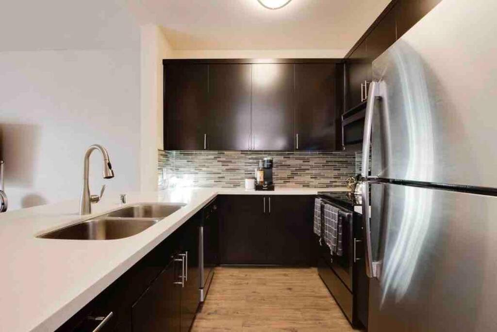 The Nest A Spacious 1 Bedroom Apartment With A Pool View Los Angeles Exteriör bild