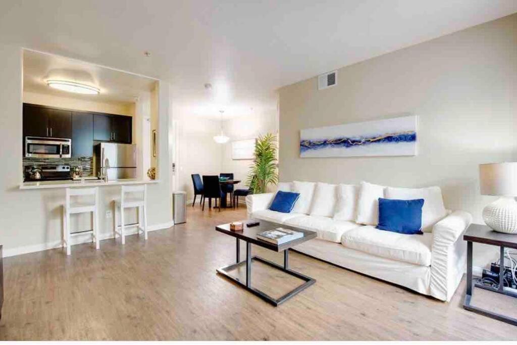 The Nest A Spacious 1 Bedroom Apartment With A Pool View Los Angeles Exteriör bild